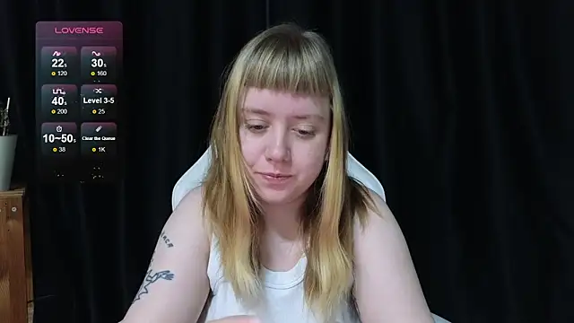 Snapshot of June_shy0 chatting on 12.17.25 June shy0 online show from 12.17.25