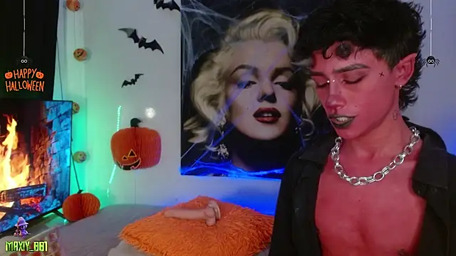 maxiy 001 online show from 10.25.25