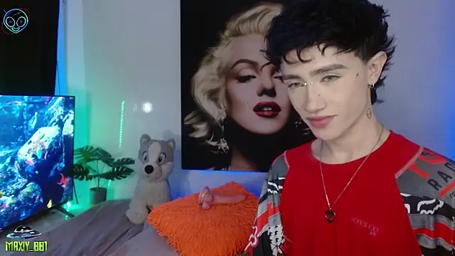 maxiy 001 online show from 11.12.25