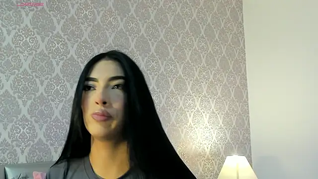 Snapshot of AriRobert_ chatting on 11.12.25 AriRobert online show from 11.12.25