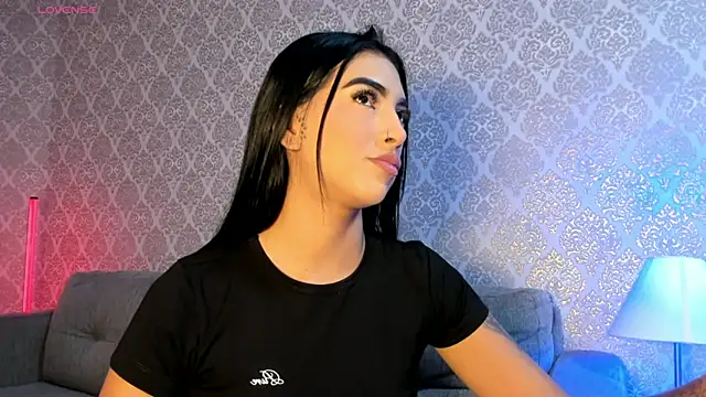 Snapshot of AriRobert_ chatting on 11.14.25 AriRobert online show from 11.14.25