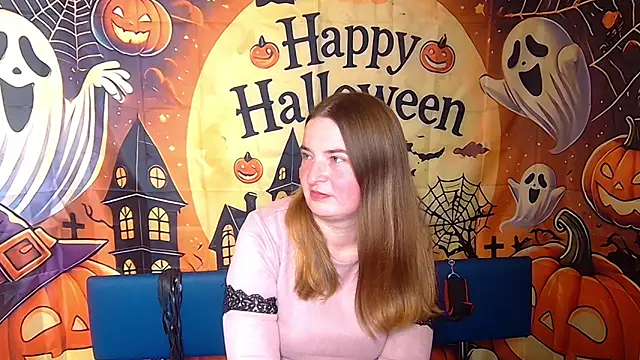 Snapshot of FreyaDak chatting on 10.30.25 FreyaDak online show from 10.30.25