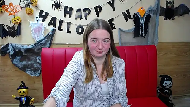 Snapshot of FreyaDak chatting on 11.03.25 FreyaDak online show from 11.03.25