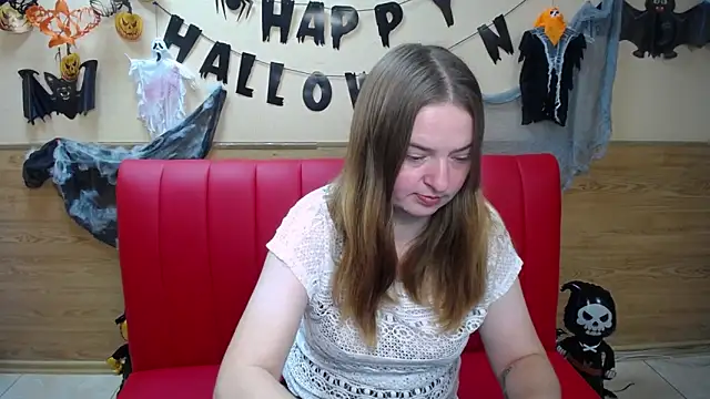 Snapshot of FreyaDak chatting on 11.10.25 FreyaDak online show from 11.10.25