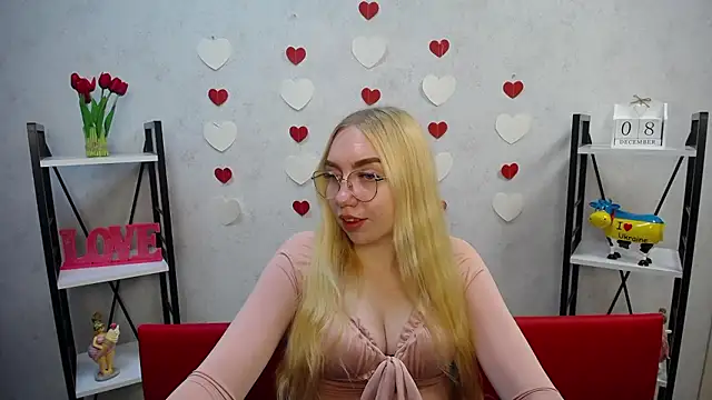 BeatriceFly online show from 12.08.24