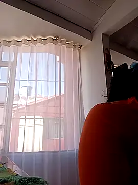 skayhot  online show from 01.30.25