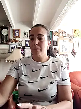 skayhot  online show from 02.04.25