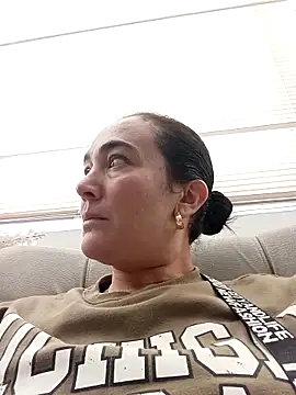 skayhot  online show from 03.05.25