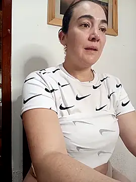 skayhot  online show from 03.19.25