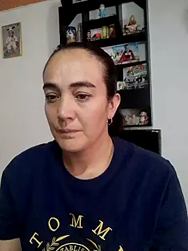 skayhot  online show from 09.12.25