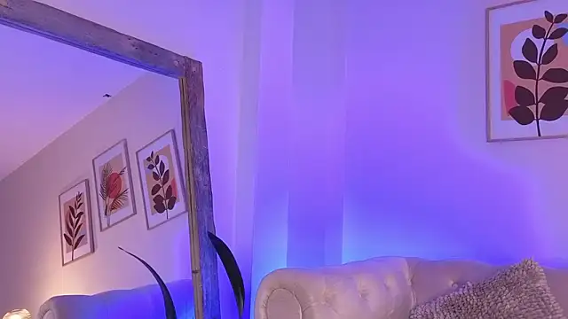 DahianaWalcott online show from 02.04.26