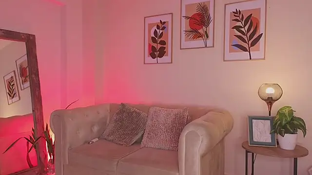 DahianaWalcott online show from 03.30.26