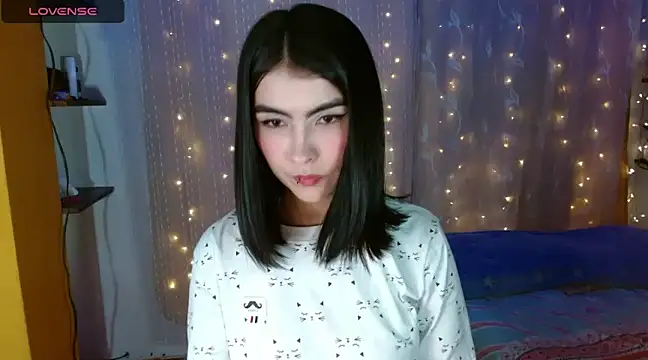 victoria-henaoo online show from 02.16.25