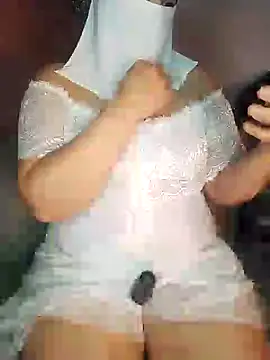 Cat Sharisa online show from 01.20.25