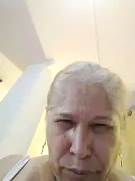 girl amada online show from 10.30.25