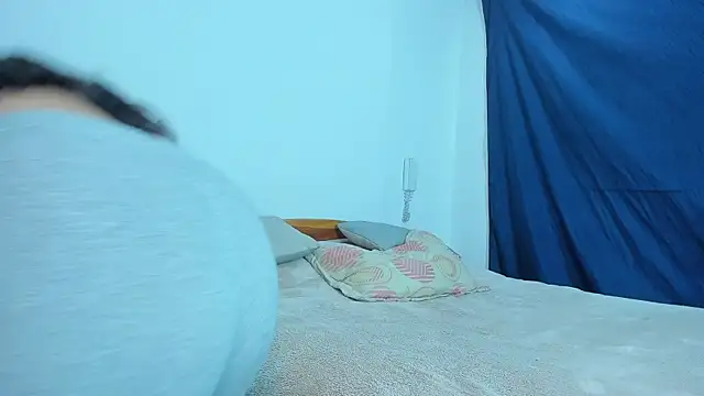 Snapshot of emiily15__ chatting on 12.12.24 emiily15 online show from 12.12.24