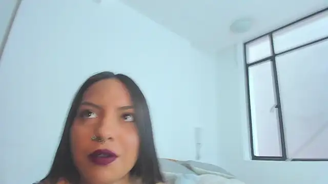 Snapshot of emiily15__ chatting on 12.28.24 emiily15 online show from 12.28.24