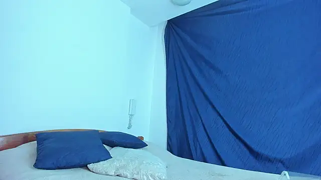 Snapshot of emiily15__ chatting on 01.16.25 emiily15 online show from 01.16.25