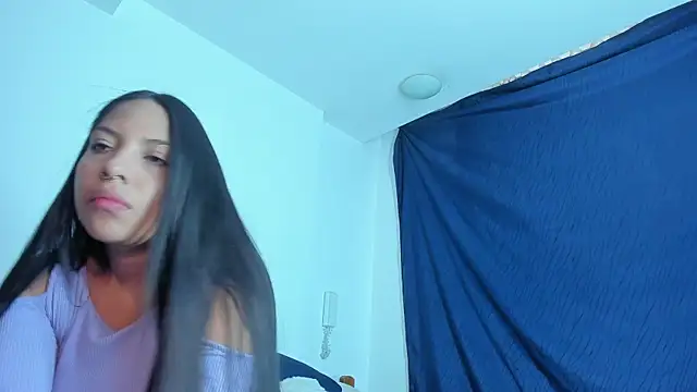 Snapshot of emiily15__ chatting on 01.22.25 emiily15 online show from 01.22.25