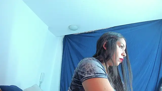 Snapshot of emiily15__ chatting on 01.29.25 emiily15 online show from 01.29.25