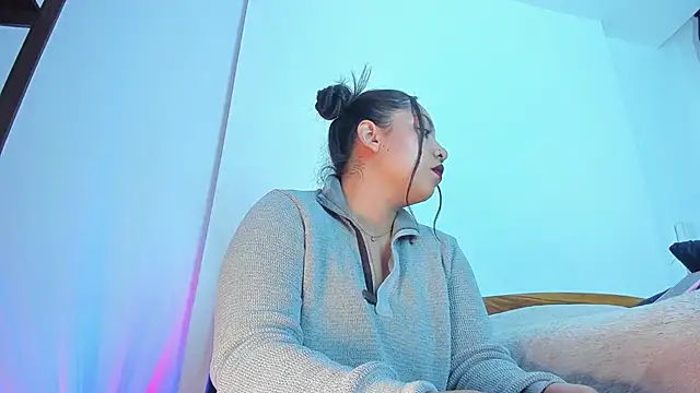 Snapshot of emiily15__ chatting on 03.02.25 emiily15 online show from 03.02.25