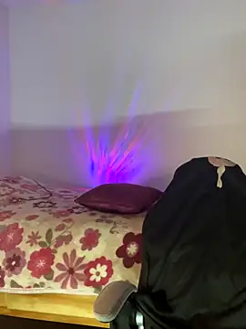 Snapshot of emiily15__ chatting on 09.18.25 emiily15 online show from 09.18.25