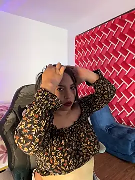 Snapshot of emiily15__ chatting on 10.02.25 emiily15 online show from 10.02.25