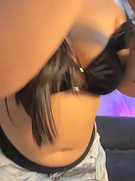 Snapshot of emiily15__ chatting on 10.30.25 emiily15 online show from 10.30.25