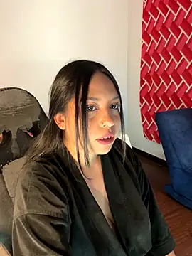 Snapshot of emiily15__ chatting on 11.18.25 emiily15 online show from 11.18.25