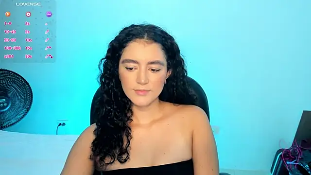 Snapshot of Adhara-zanne chatting on 06.21.26 Adhara-zanne online show from 06.21.26