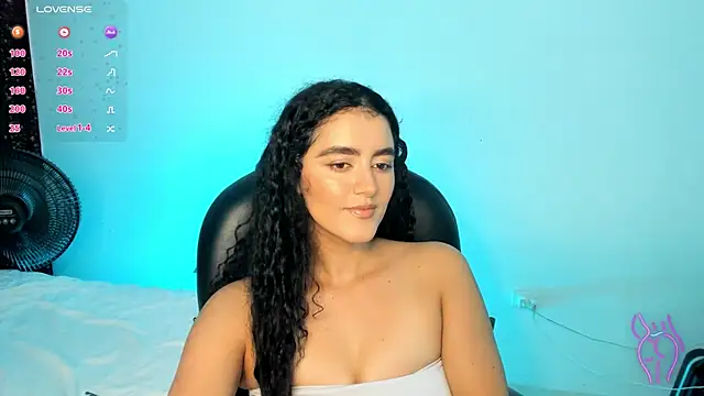 Snapshot of Adhara-zanne chatting on 06.23.26 Adhara-zanne online show from 06.23.26