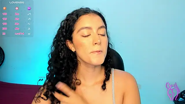 Snapshot of Adhara-zanne chatting on 07.05.26 Adhara-zanne online show from 07.05.26