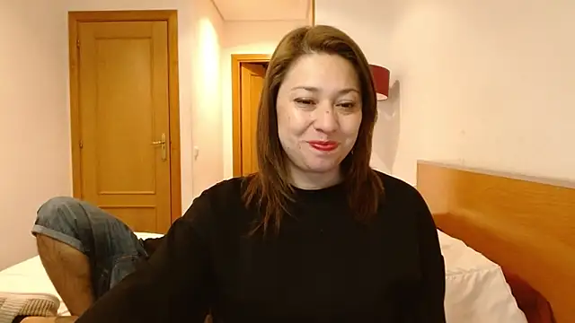 Snapshot of THIAGOEVA chatting on 03.10.25 THIAGOEVA online show from 03.10.25