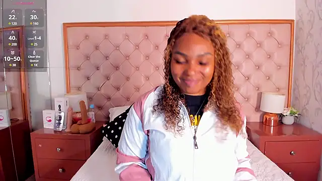 Snapshot of Isla_Scott chatting on 03.18.25 Isla Scott online show from 03.18.25