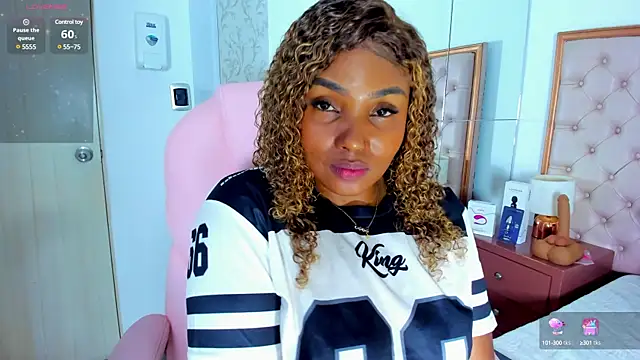 Snapshot of Isla_Scott chatting on 03.21.25 Isla Scott online show from 03.21.25