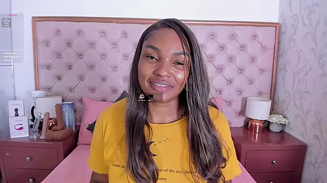 Snapshot of Isla_Scott chatting on 11.09.25 Isla Scott online show from 11.09.25