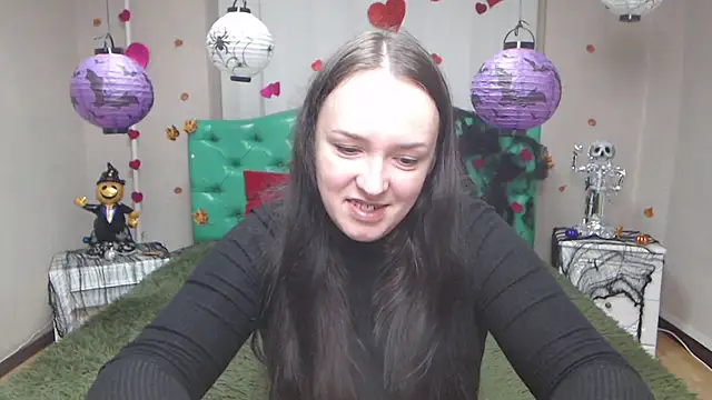 Snapshot of IsabelBlackberry chatting on 10.25.25 IsabelBlackberry online show from 10.25.25