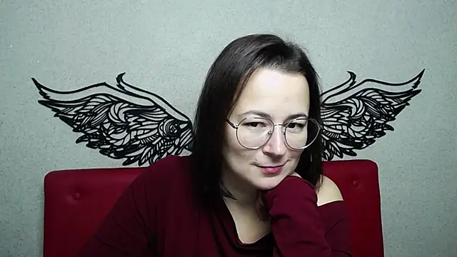 Snapshot of MarieSho chatting on 12.15.24 MarieSho online show from 12.15.24