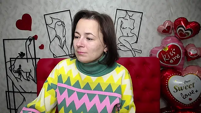 Snapshot of MarieSho chatting on 02.25.25 MarieSho online show from 02.25.25
