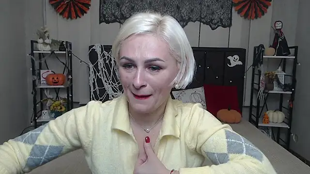 Snapshot of OliviaHorst chatting on 11.01.25 OliviaHorst online show from 11.01.25