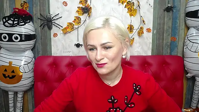 Snapshot of OliviaHorst chatting on 11.12.25 OliviaHorst online show from 11.12.25