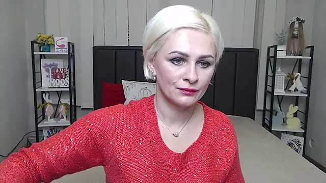 Snapshot of OliviaHorst chatting on 12.04.25 OliviaHorst online show from 12.04.25