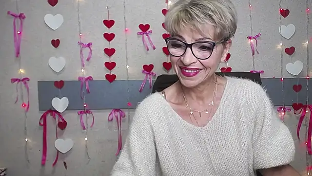 Snapshot of EllaBonito chatting on 02.10.25 EllaBonito online show from 02.10.25