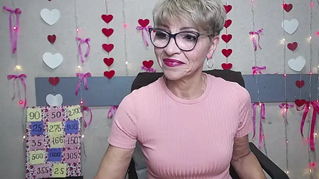 Snapshot of EllaBonito chatting on 02.13.25 EllaBonito online show from 02.13.25