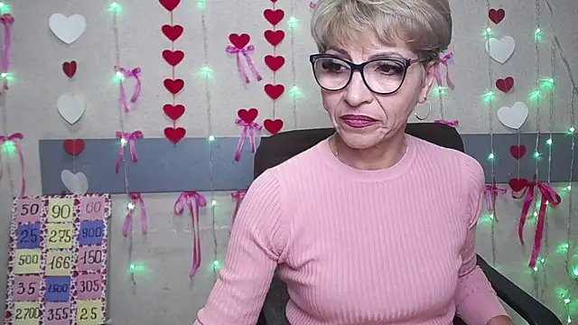 Snapshot of EllaBonito chatting on 02.24.25 EllaBonito online show from 02.24.25