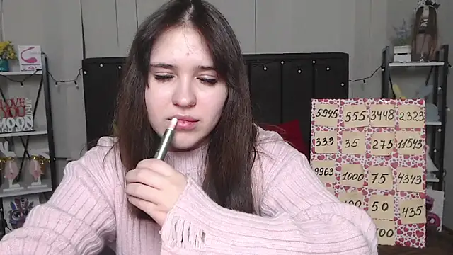 LauraHlot online show from 02.07.25