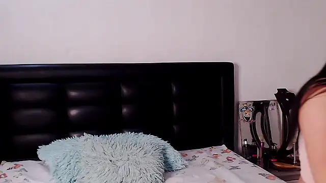 anyaadamss online show from 12.04.25