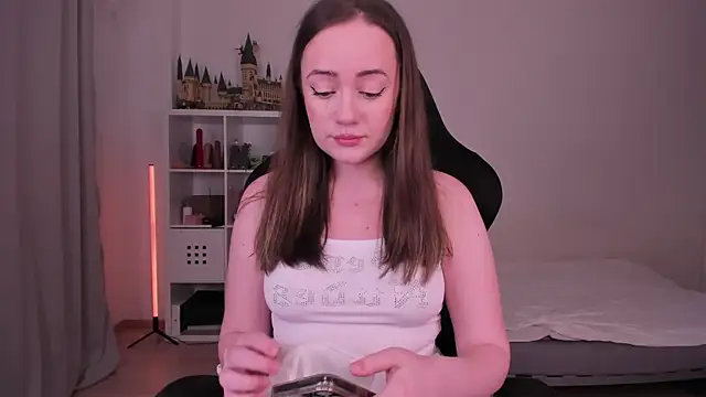 WalkingGirl online show from 02.26.25