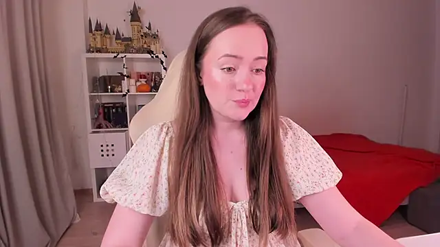 WalkingGirl online show from 11.04.25