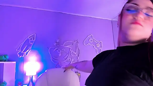 Camiila Osorio online show from 11.21.25